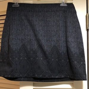 Athleta black/grey print skirt